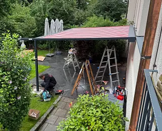 Gestreifte Pergolamarkise, umgesetzt von der Schuhbauer junior GmbH